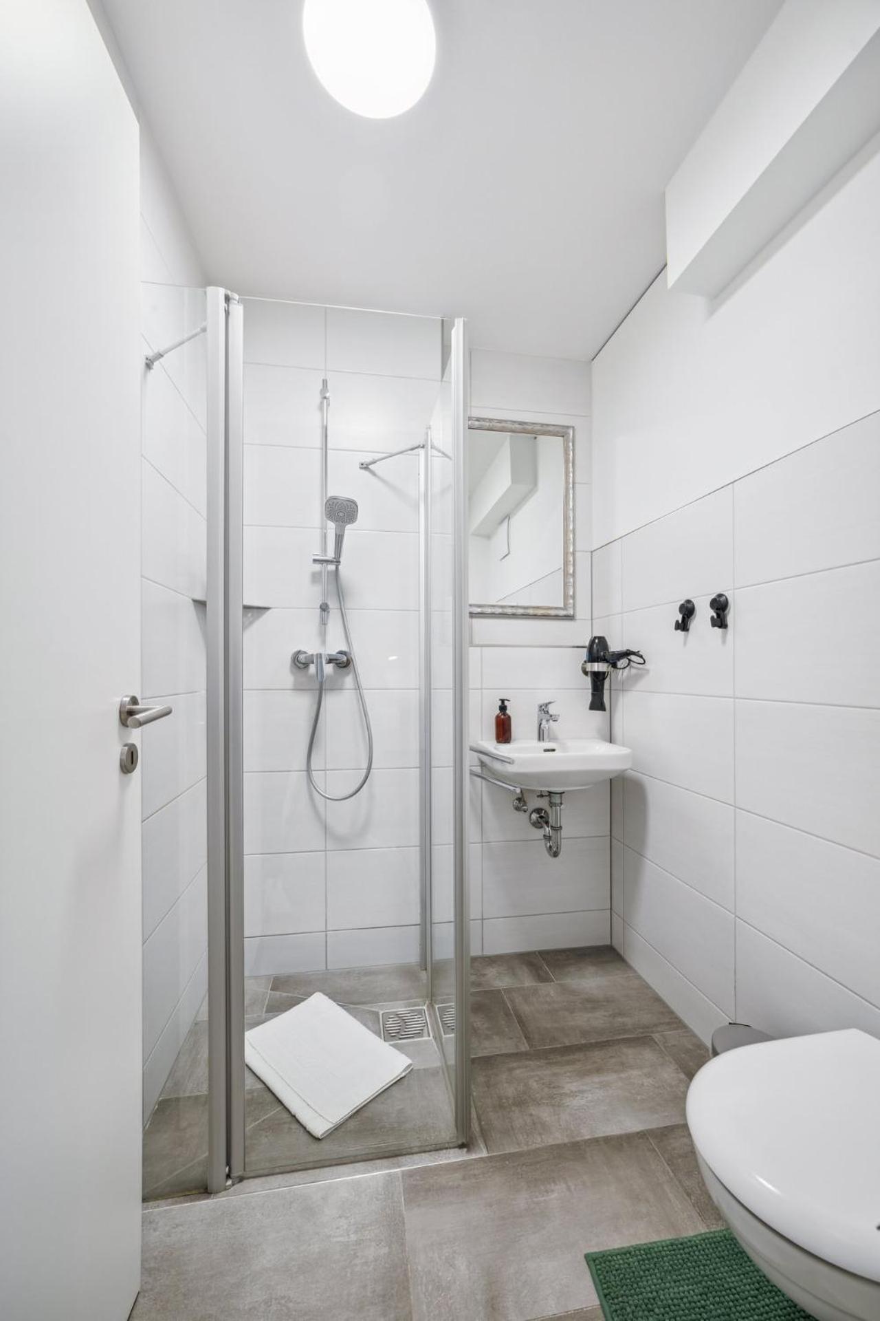 Sali Homes Elegant And Stylish Retreat In Heart Of Bayreuth, Close To River Exterior foto