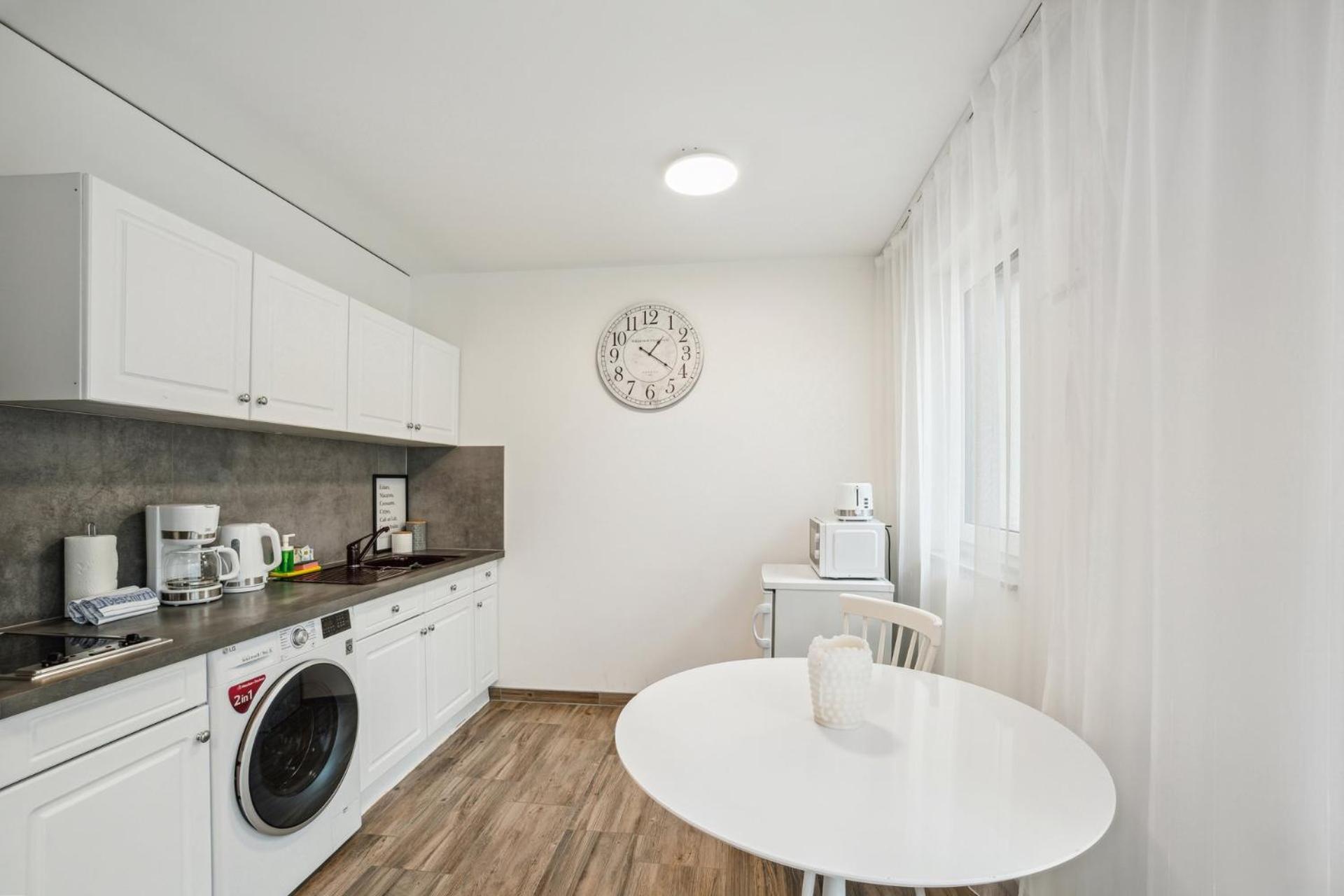 Sali Homes Elegant And Stylish Retreat In Heart Of Bayreuth, Close To River Exterior foto